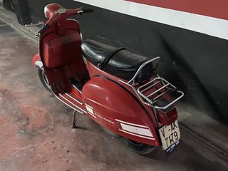 Vespa 160 GT Electronic Roja