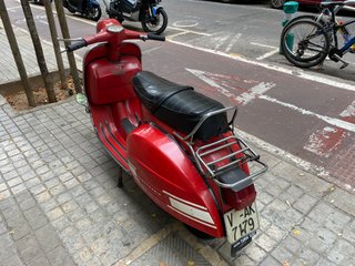 Vespa 160 GT Electronic Roja