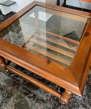 Mesa de madera maciza con cristal Excelente Estado