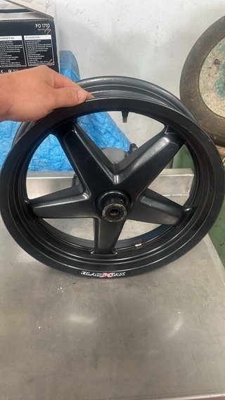 Llanta Yamaha Xmax Negra