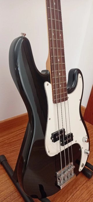 Bajo Eléctrico Aria STB Series
