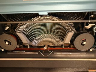 Máquina de escribir Olivetti Studio 46