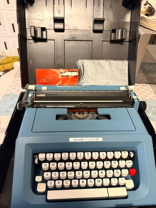 Máquina de escribir Olivetti Studio 46