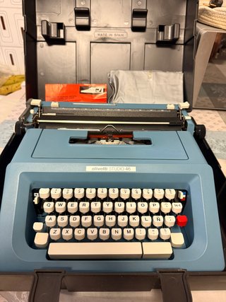 Máquina de escribir Olivetti Studio 46