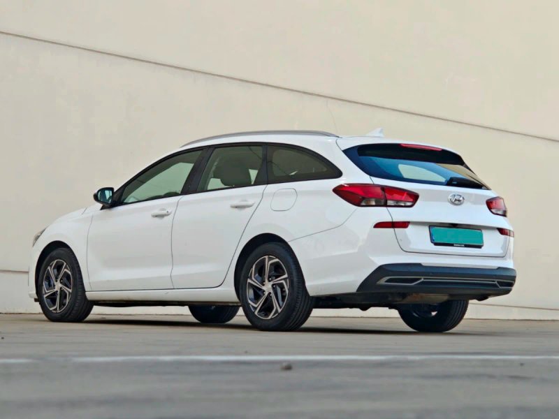 Hyundai i30 CW 1.6 CRDI KLASS 2021, foto 2