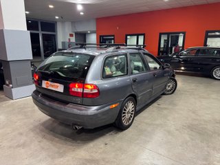 Volvo V40 1.6 109 KINETIC (2004)