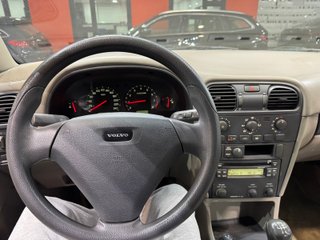 Volvo V40 1.6 109 KINETIC (2004)