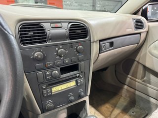 Volvo V40 1.6 109 KINETIC (2004)