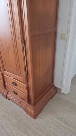 Armario provenzal de madera