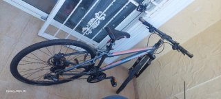 Bicicleta Híbrida Gris y Naranja