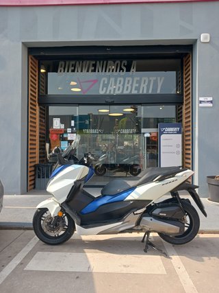 Honda Forza 125 Maxi Scooter