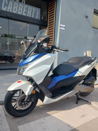 Honda Forza 125 Maxi Scooter