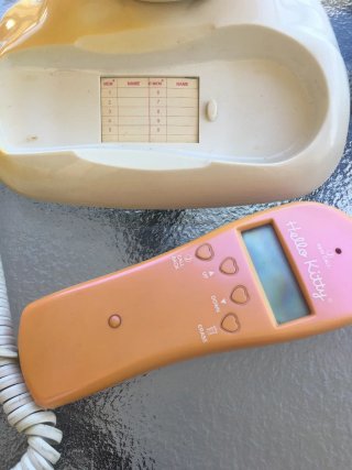 Teléfono Hello Kitty con base y cargador