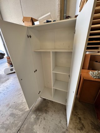 Armario Escobero Blanco y Madera