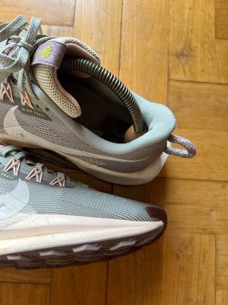 Nike Pegasus Trail 5 Talla 39 Jade Crimson