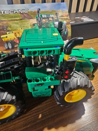 Lego Technic 42136 John Deere 9620R Tractor