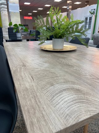Comedor Nórdico Madera y Negro