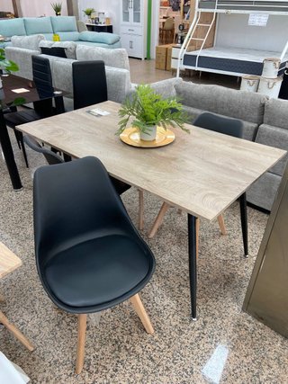 Comedor Nórdico Madera y Negro