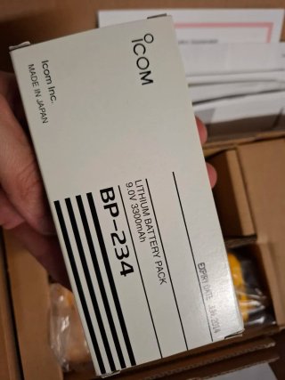 Emisora ICOM Radio Portátil Amarilla