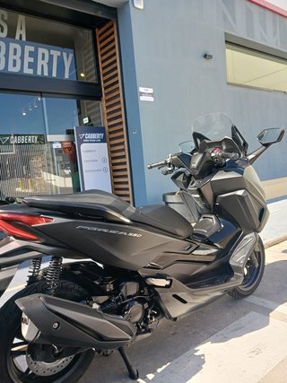 Honda Forza 350 Negra