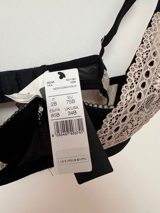 Conjunto Intimissimi Sujetador y 2 Braguitas.