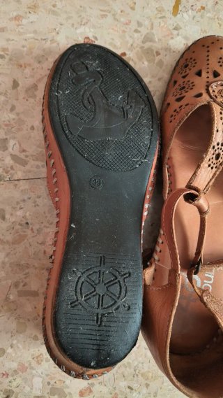Sandalias de piel para verano cierre con velcro