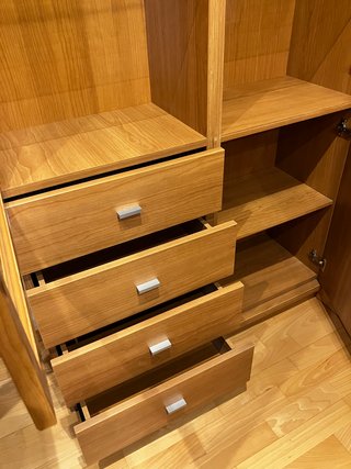 Mueble comedor vitrina y cajones madera