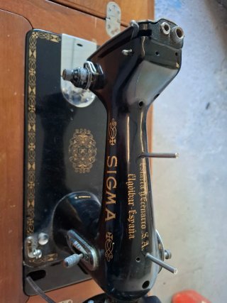 Máquina de coser Sigma antigua