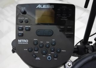 Batería Electrónica Alesis Nitro Mesh Kit