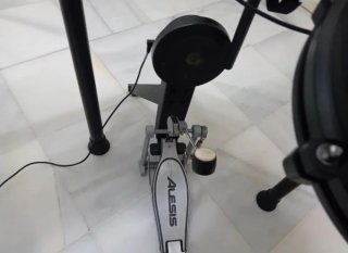 Batería Electrónica Alesis Nitro Mesh Kit
