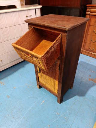 MUEBLE AUXILIAR MIMBRE / MESITA DE NOCHE