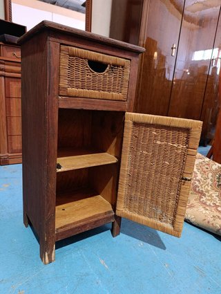 MUEBLE AUXILIAR MIMBRE / MESITA DE NOCHE