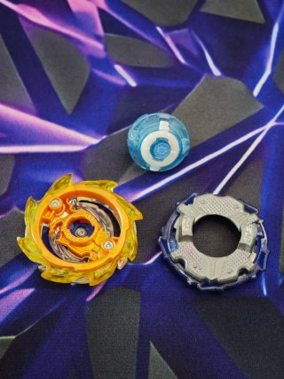 Beyblade Tornado Wyvern Takara Tomy
