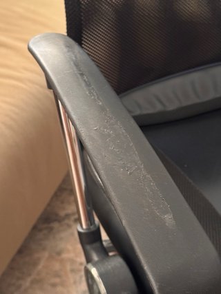 Silla de oficina ergonómica negra