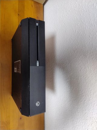 Xbox One con cargador y cable