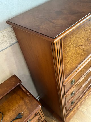 Escritorio bargueño clásico de madera