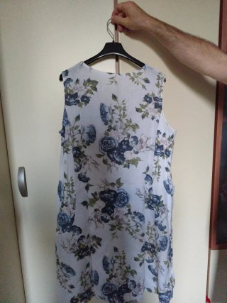 Vestito in lino fantasia floreale