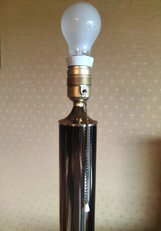 Lámpara de pie vintage de metal cromado