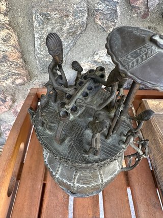 Bronce africano Kuduo con figuras