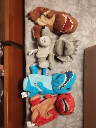 Lote 4 Peluches Dinosaurios