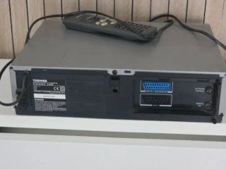 Videograbador Toshiba V-220EF VHS + Mando