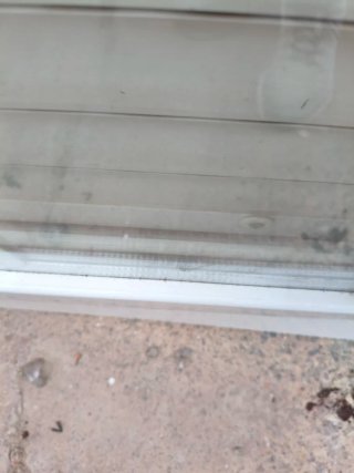 Ventana aluminio abatible blanca
