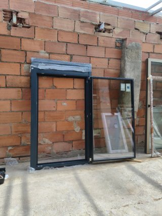 Ventana aluminio gris antracita RPT