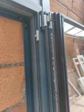 Ventana aluminio gris antracita RPT