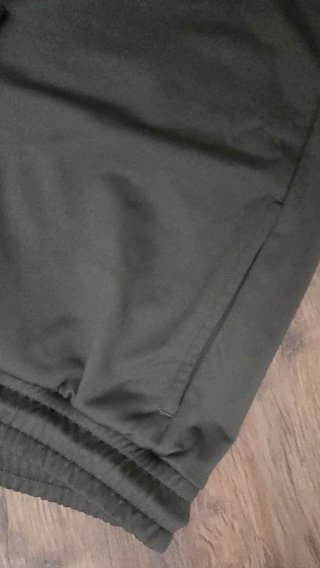 Pantalón corto deportivo hombre verde oliva  M