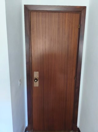 Puerta de interior de madera