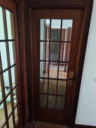 Puerta de interior de madera