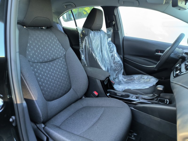 Toyota Auris 2025, foto 15