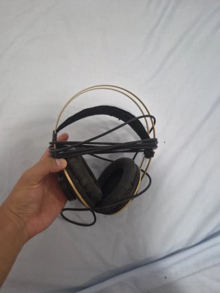 Cascos AKG K92 Negros y Dorados