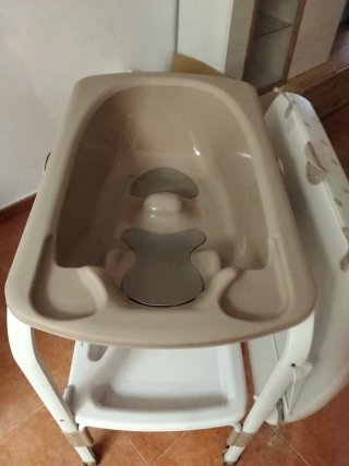 Bañera y cambiador para bebé